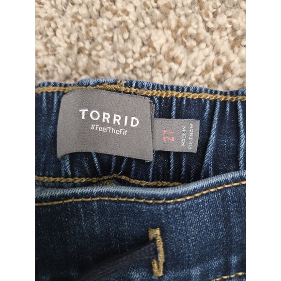 TORRID Women Pull-On Weekend Boyfriend Super Soft Mid-Rise Jeans Size 2T Blue - Picture 3 of 7